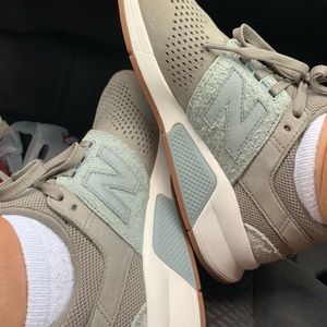 New balance shoes